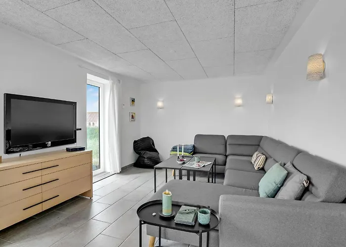 Klitrosen Holiday home *